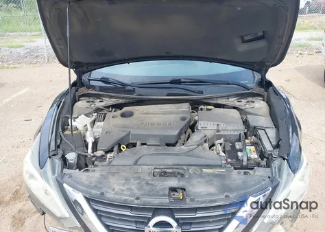 2016 Nissan Altima 2.5/S/Sv/Sl/Sr z USA, uszkodzony, nr VIN 1N4AL3AP0GN358145